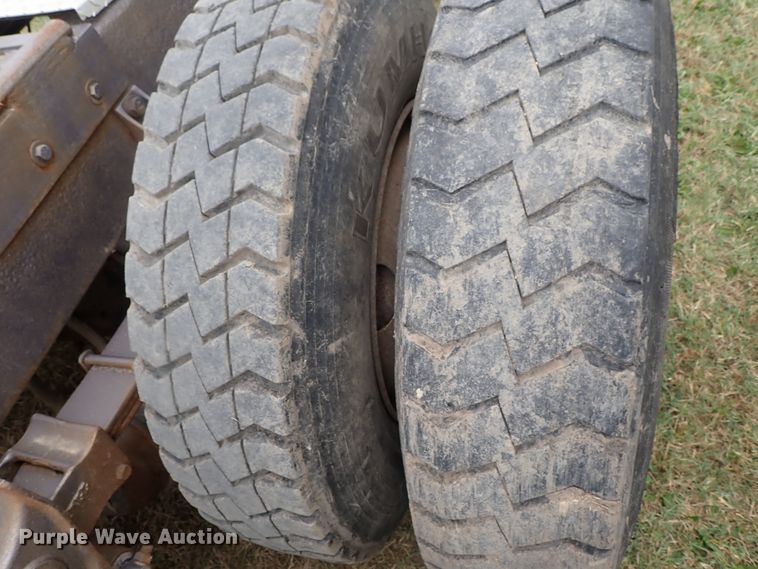 image for item DB7706 1988 International 9370 semi truck