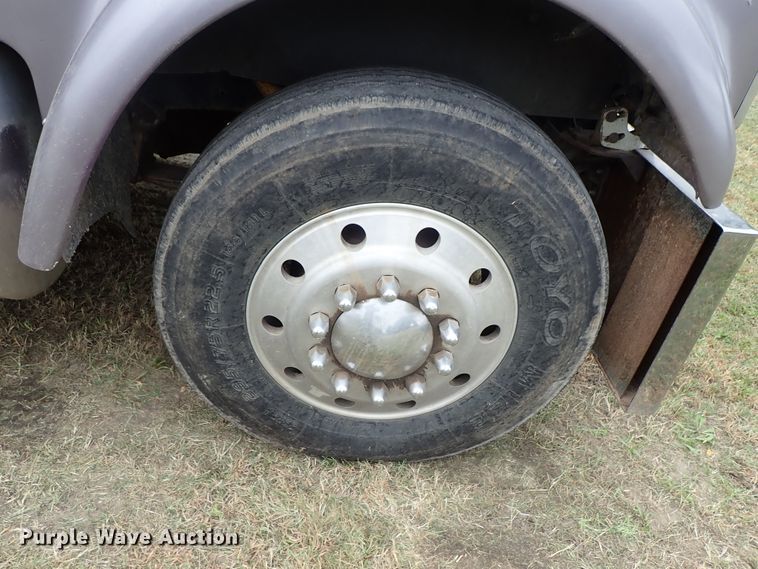 image for item DB7706 1988 International 9370 semi truck