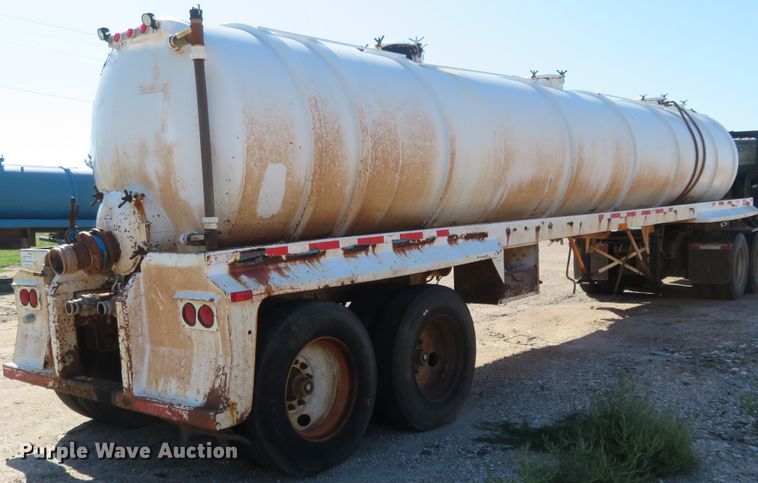 image for item DC0789 2006 Eagle vacuum tank trailer