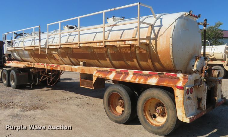 image for item DC0789 2006 Eagle vacuum tank trailer