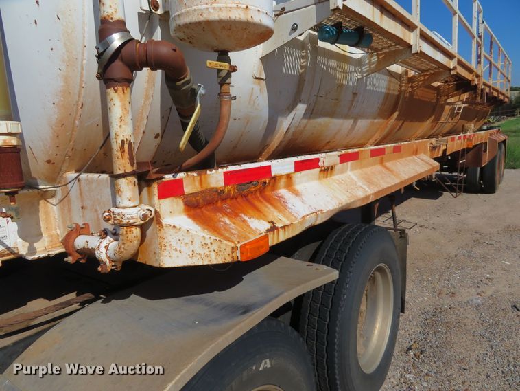 image for item DC0789 2006 Eagle vacuum tank trailer