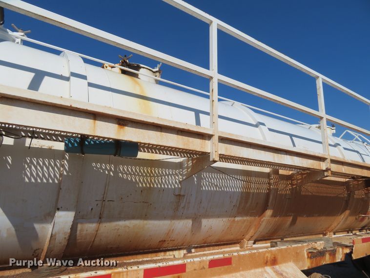 image for item DC0789 2006 Eagle vacuum tank trailer