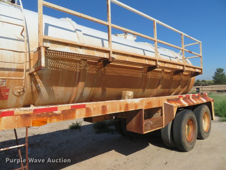 image for item DC0789 2006 Eagle vacuum tank trailer