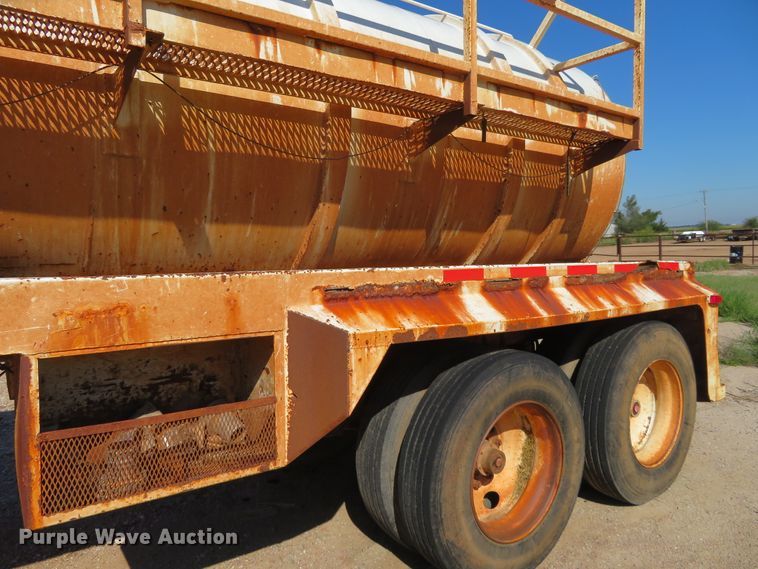 image for item DC0789 2006 Eagle vacuum tank trailer