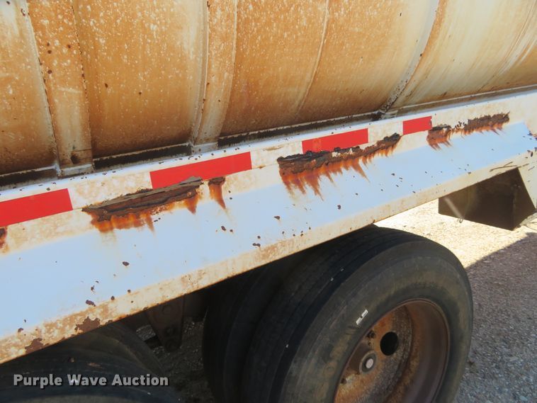 image for item DC0789 2006 Eagle vacuum tank trailer