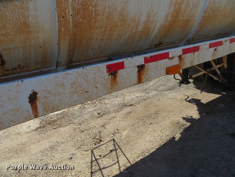 image for item DC0789 2006 Eagle vacuum tank trailer