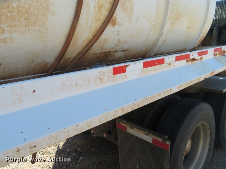 image for item DC0789 2006 Eagle vacuum tank trailer