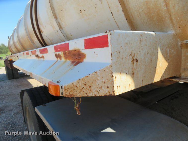 image for item DC0789 2006 Eagle vacuum tank trailer