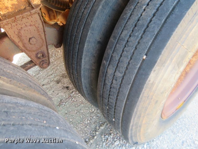 image for item DC0789 2006 Eagle vacuum tank trailer