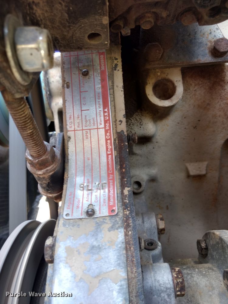 image for item DD4445 1989 International 8300 semi truck