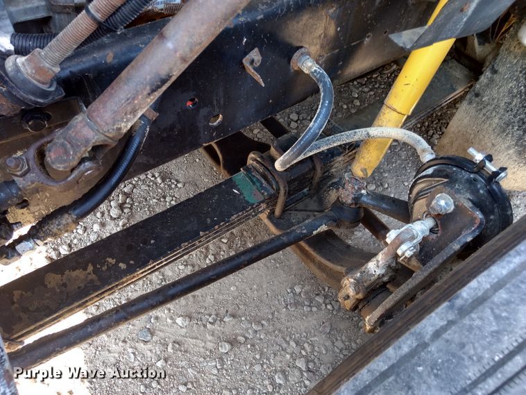 image for item DD4445 1989 International 8300 semi truck