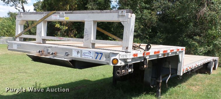 image for item DE7979 2004 Reitnouer 50T drop deck trailer