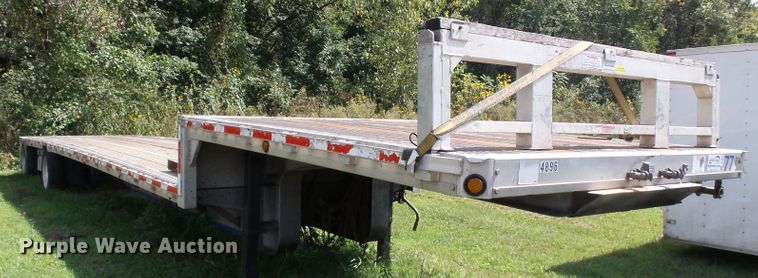 image for item DE7979 2004 Reitnouer 50T drop deck trailer