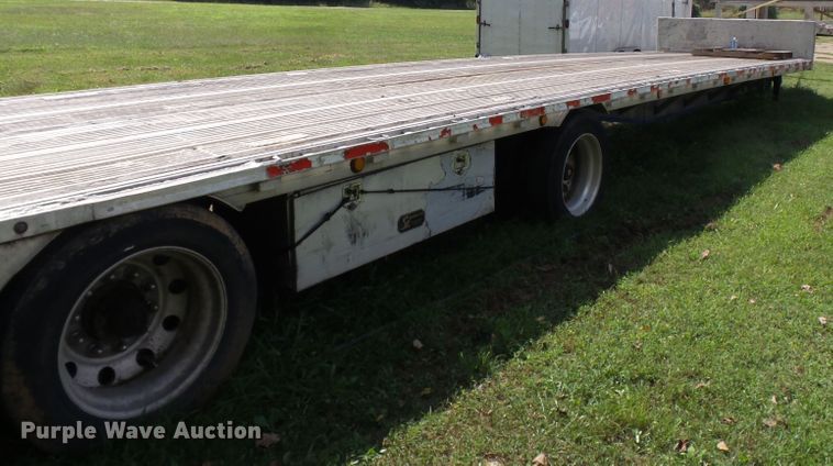 image for item DE7979 2004 Reitnouer 50T drop deck trailer