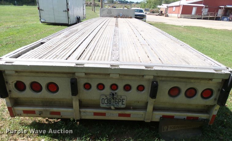 image for item DE7979 2004 Reitnouer 50T drop deck trailer
