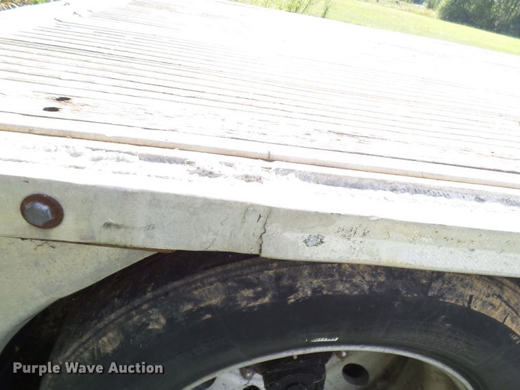 image for item DE7979 2004 Reitnouer 50T drop deck trailer