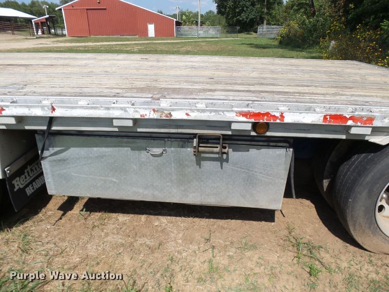 image for item DE7979 2004 Reitnouer 50T drop deck trailer