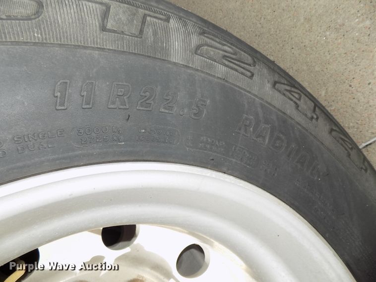 image for item DG2433 2015 Timpte Super Hopper T5062S double hopper bottom grain trailer