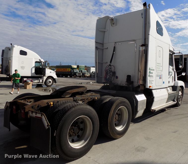 image for item DG2452 2002 Freightliner Century Class CST120 truck tractor