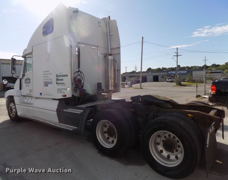 image for item DG2452 2002 Freightliner Century Class CST120 truck tractor