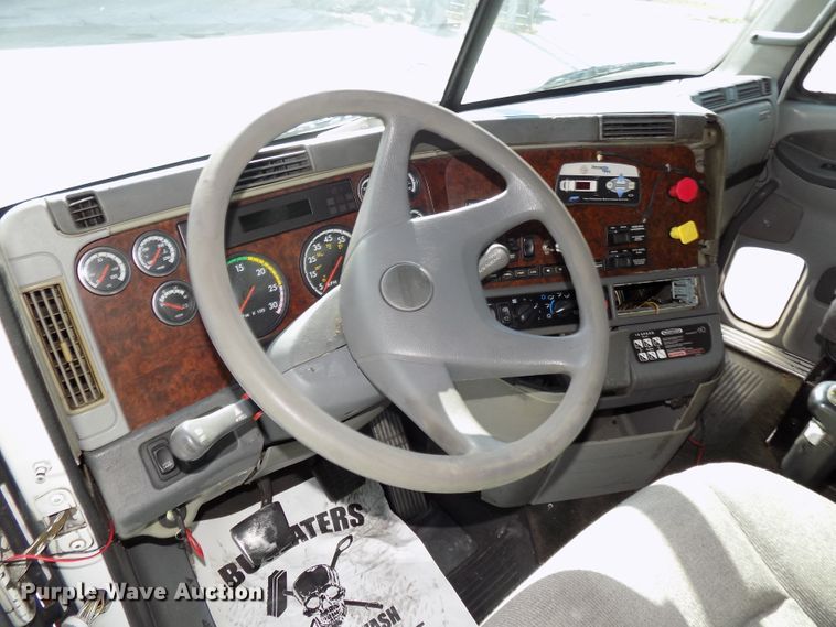 image for item DG2452 2002 Freightliner Century Class CST120 truck tractor