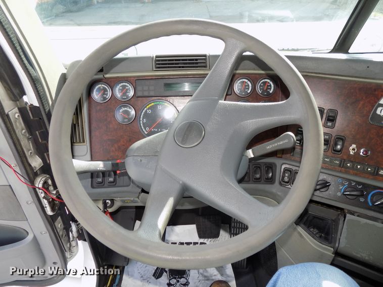 image for item DG2452 2002 Freightliner Century Class CST120 truck tractor