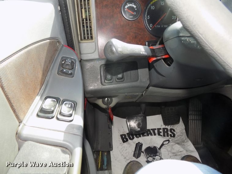 image for item DG2452 2002 Freightliner Century Class CST120 truck tractor