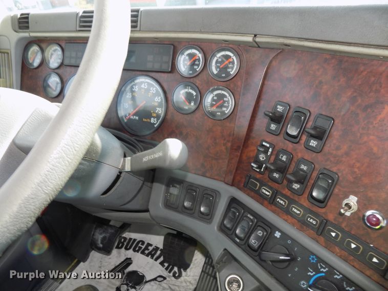 image for item DG2452 2002 Freightliner Century Class CST120 truck tractor