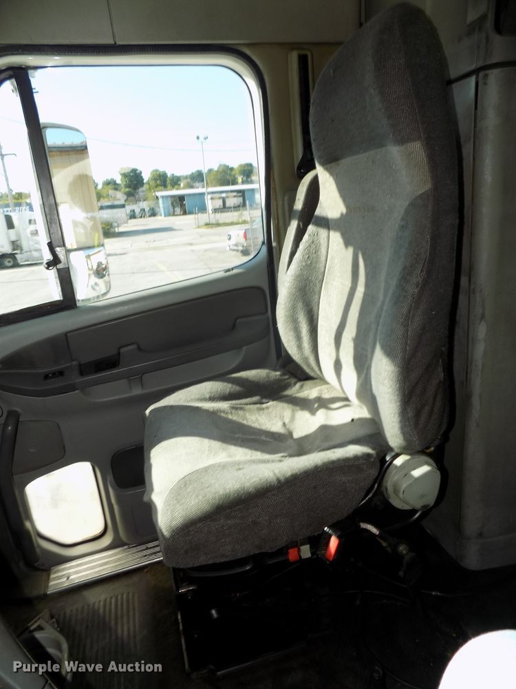 image for item DG2452 2002 Freightliner Century Class CST120 truck tractor