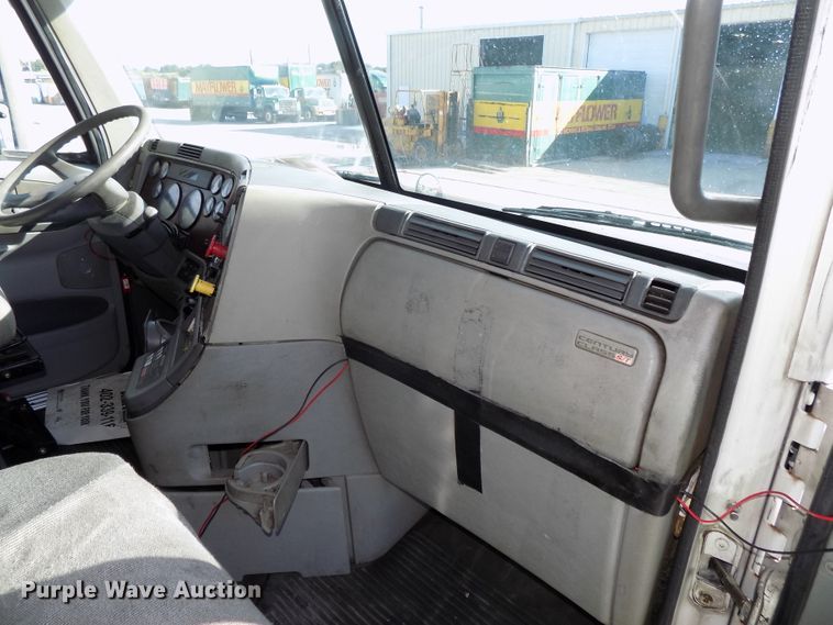 image for item DG2452 2002 Freightliner Century Class CST120 truck tractor