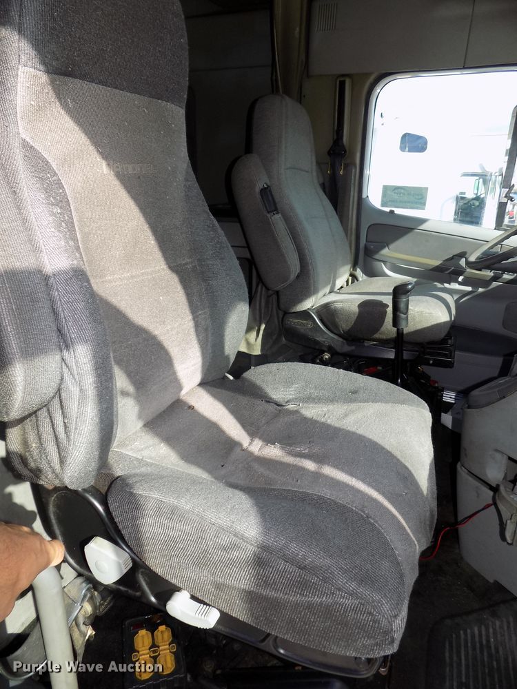 image for item DG2452 2002 Freightliner Century Class CST120 truck tractor