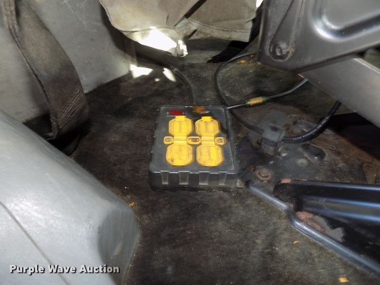 image for item DG2452 2002 Freightliner Century Class CST120 truck tractor