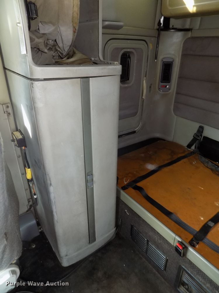 image for item DG2452 2002 Freightliner Century Class CST120 truck tractor