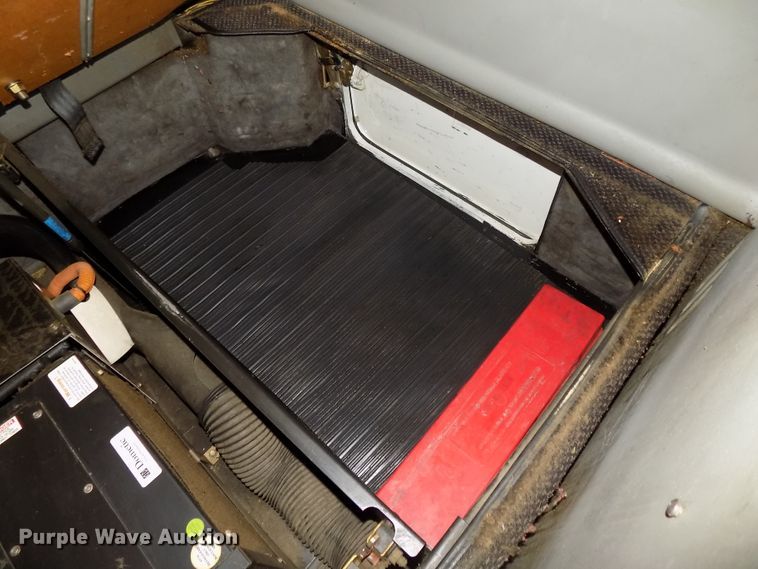 image for item DG2452 2002 Freightliner Century Class CST120 truck tractor