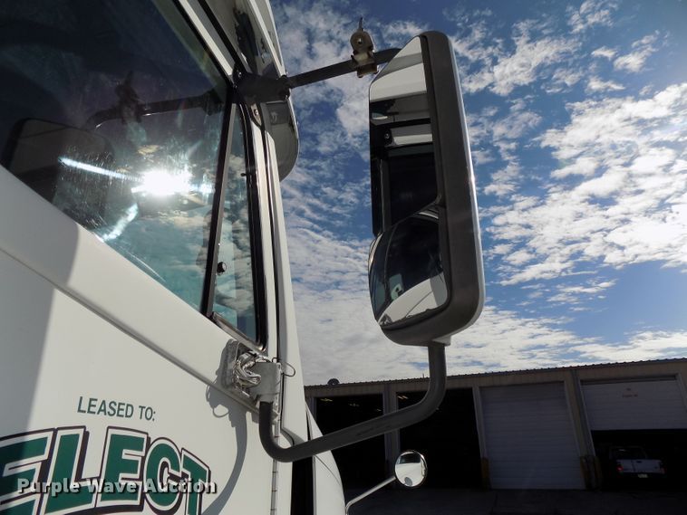 image for item DG2452 2002 Freightliner Century Class CST120 truck tractor