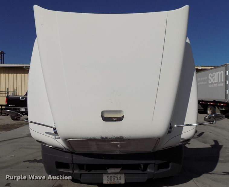 image for item DG2452 2002 Freightliner Century Class CST120 truck tractor