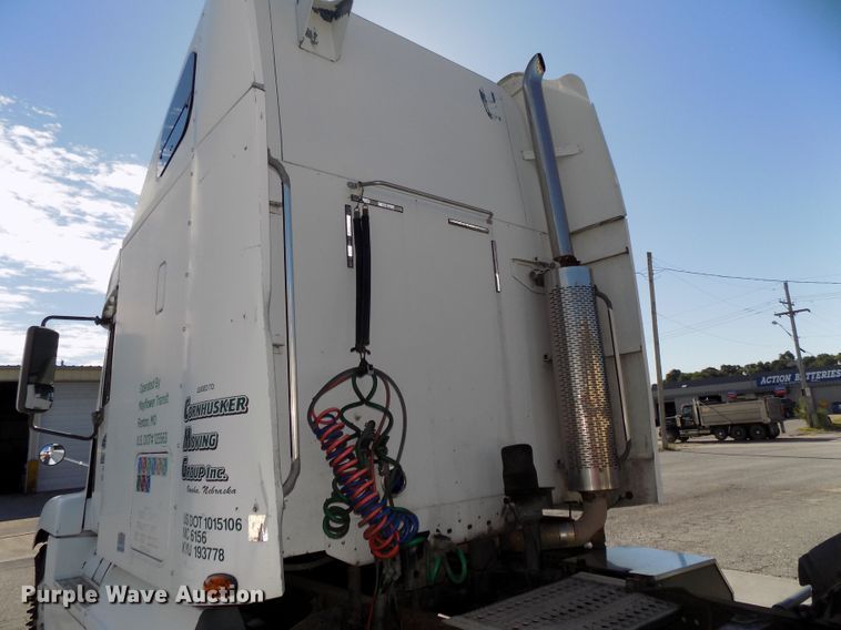 image for item DG2452 2002 Freightliner Century Class CST120 truck tractor