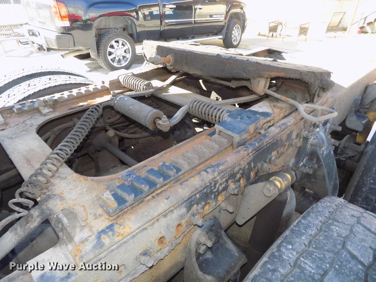 image for item DG2452 2002 Freightliner Century Class CST120 truck tractor