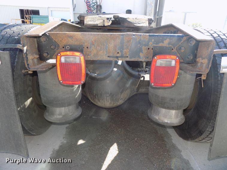 image for item DG2452 2002 Freightliner Century Class CST120 truck tractor