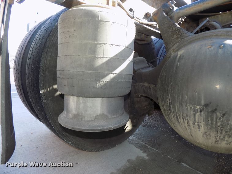 image for item DG2452 2002 Freightliner Century Class CST120 truck tractor