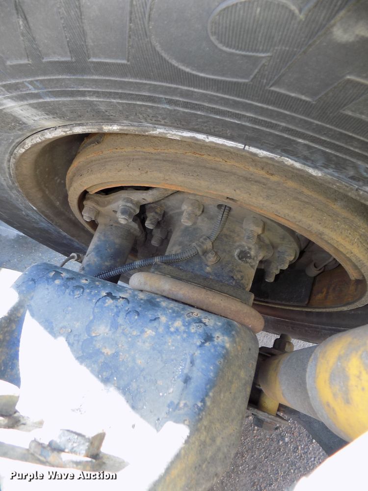 image for item DG2452 2002 Freightliner Century Class CST120 truck tractor