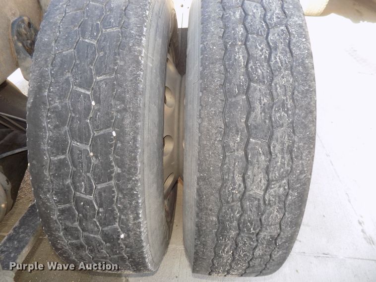 image for item DG2452 2002 Freightliner Century Class CST120 truck tractor