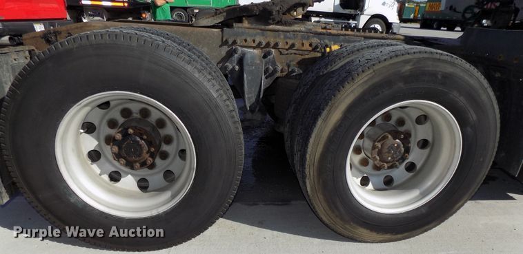 image for item DG2452 2002 Freightliner Century Class CST120 truck tractor