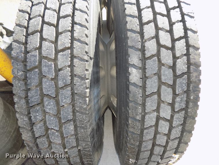 image for item DG2452 2002 Freightliner Century Class CST120 truck tractor