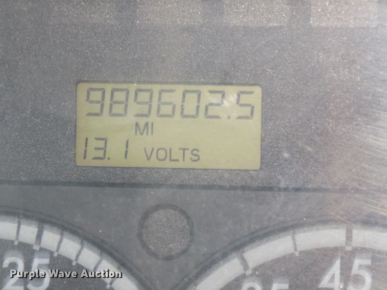 image for item DG2453 2007 Freightliner Columbia semi truck