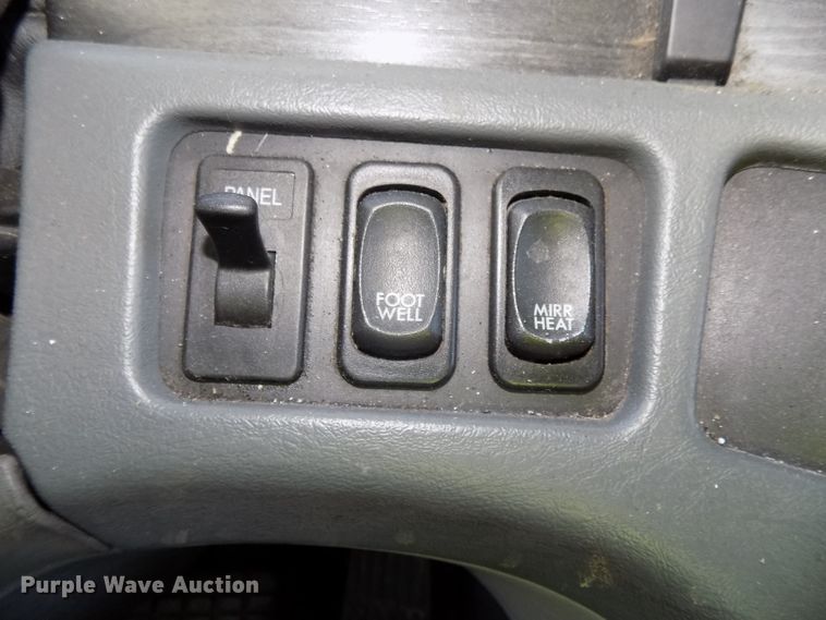 image for item DG2453 2007 Freightliner Columbia semi truck