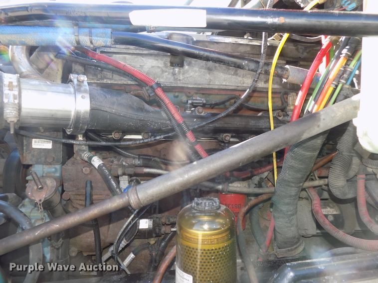 image for item DG2453 2007 Freightliner Columbia semi truck