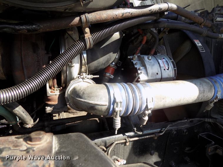 image for item DG2453 2007 Freightliner Columbia semi truck