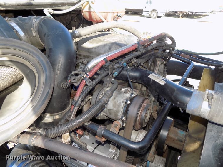 image for item DG2453 2007 Freightliner Columbia semi truck