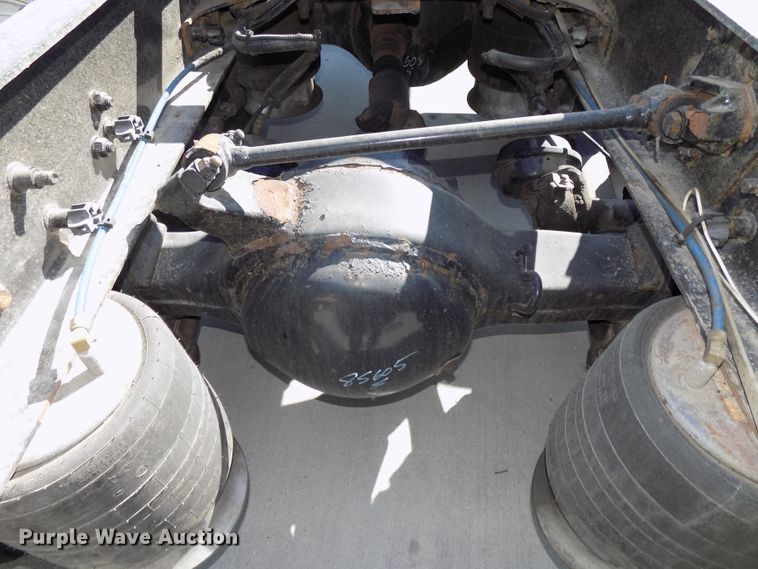 image for item DG2453 2007 Freightliner Columbia semi truck